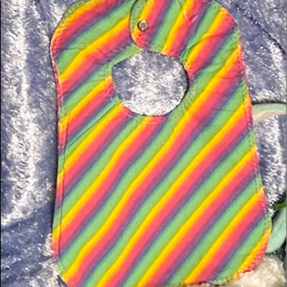 Handmade Reversible Bib - Picture 5 of 7